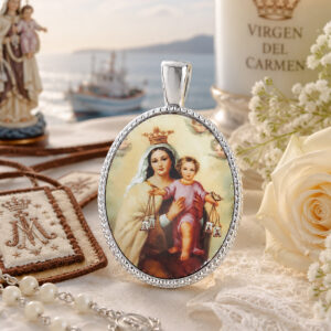 Medalla Oval Virgen del Carmen en Plata de Ley 24 x 18 mms.