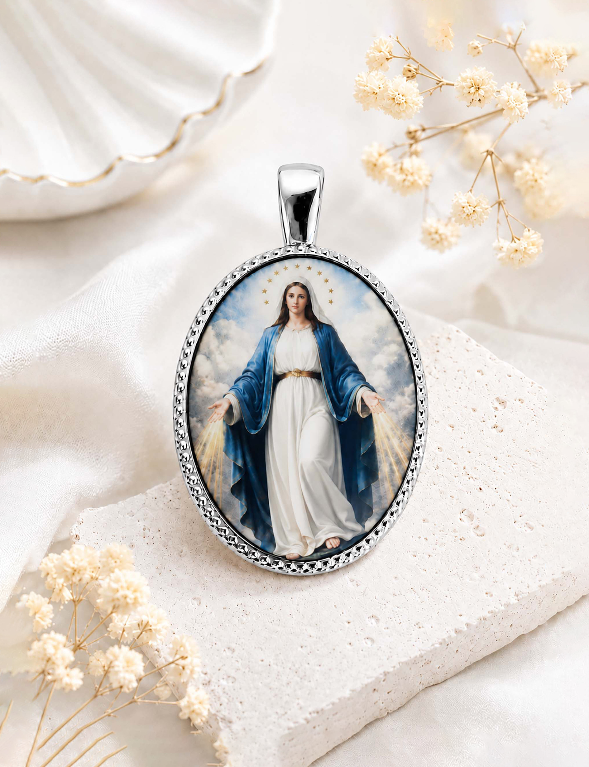 Medalla Oval Virgen Milagrosa en Plata de Ley 24 x 18 mms.